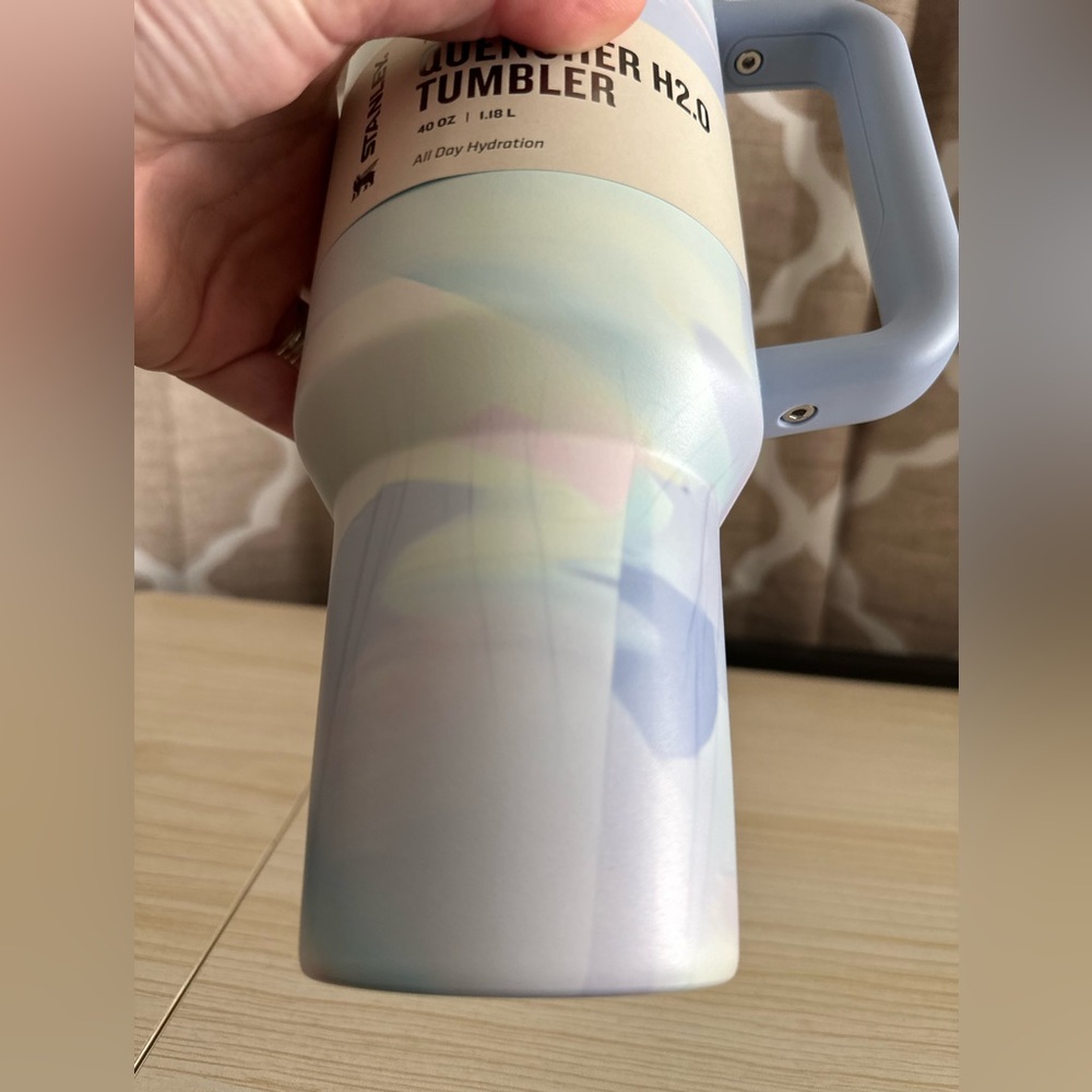 STANLEY 40 oz H2.0 Quencher in Watercolor Dusk Tie Dye NWT 🩷 NEW RELEASE ✨ - Picture 4 of 7